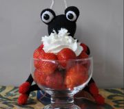 Erdbeeren mit Sahne - Das Meisen-Sternekoch-Rezept! ©Novotna